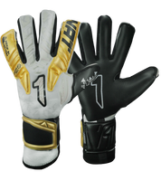 Guantes de portero Egotiko Malagold con palma de látex AXG, corte híbrido Negative-Roll, dorso reforzado y detalles dorados que celebran el tricampeonato. Máxima protección, agarre profesional y estilo único, disponibles en UnoKeeper.