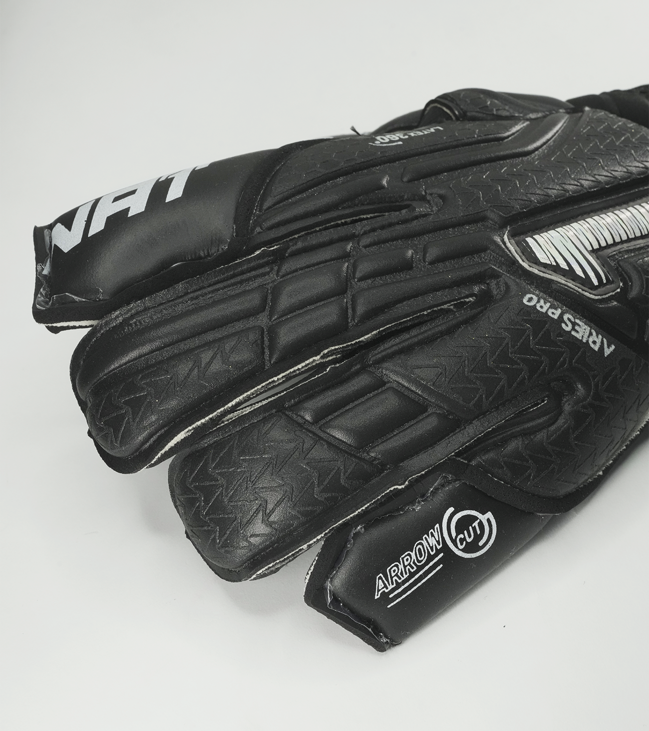 Guantes de portero de futbol Aries Nemesis Pro negro rinat unokeeper 5