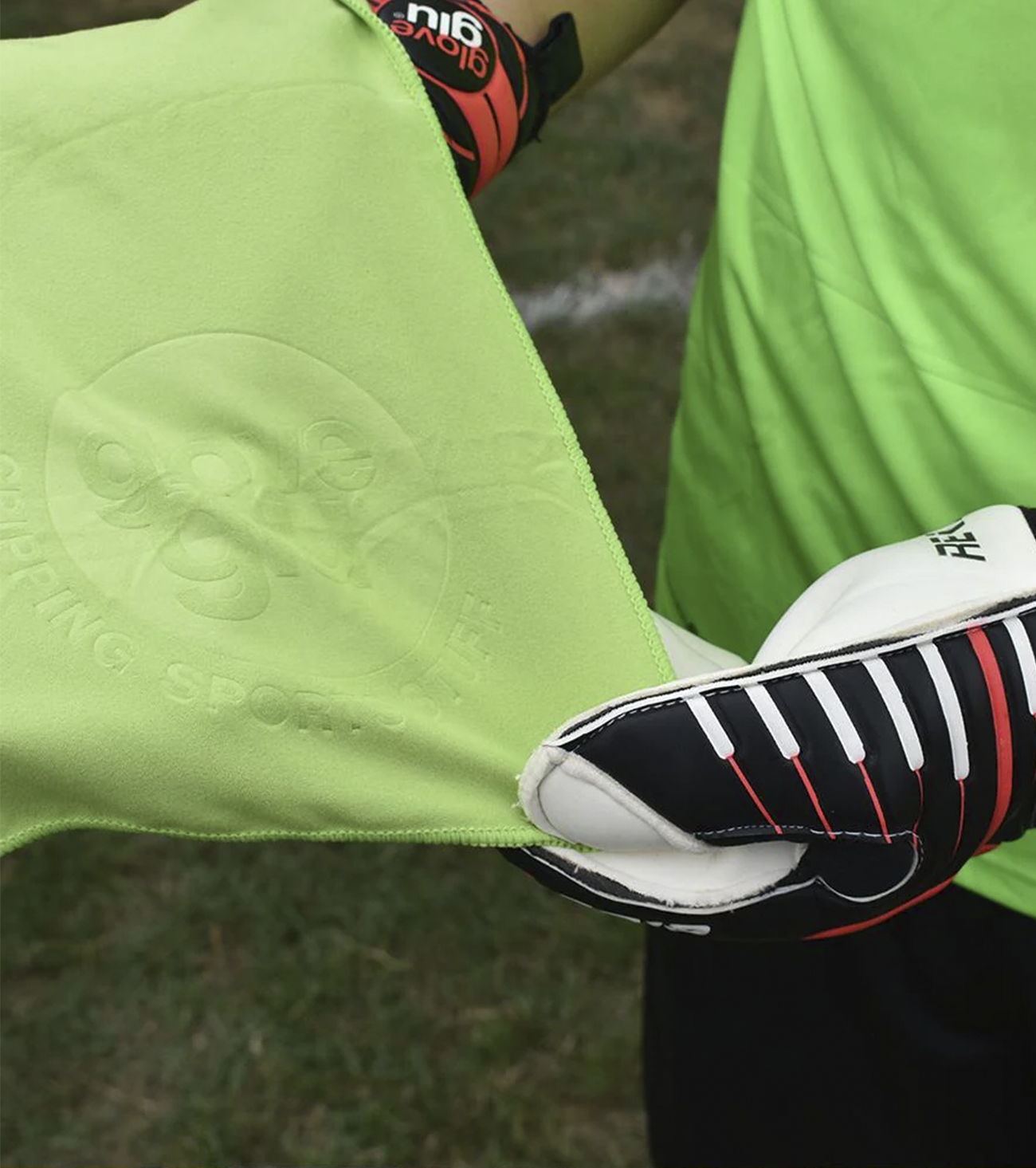 Microfibra sport towel Glove glu - UnoKeeper
