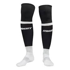 Construcción enfocada en resistencia y confort prolongado.
Características técnicas:
Fabricación 100% poliéster de alta resistencia.
Tejido transpirable que favorece la ventilación.
Material ligero con secado rápido.
Alta durabilidad ante fricción constante.
Tacto suave que reduce irritaciones en la piel.
Diseño adaptable al uso intensivo del portero.
Función en juego:
Mantiene las piernas frescas y cómodas durante todo el partido, incluso en sesiones prolongadas.