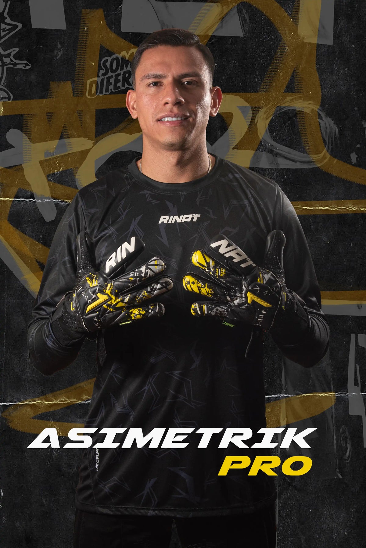 Malagon_Asimetrik_PRNFHFO_Negro_Amarillo_Plata_Jersey_Vengador_En_estudio_25.webp
