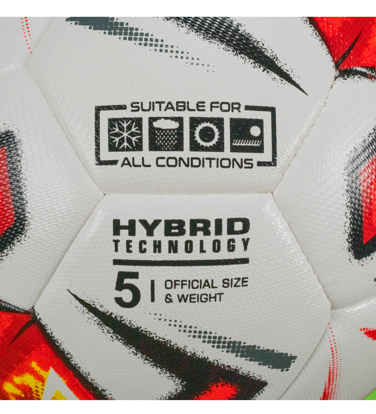 Sistema interno con bobinado de caucho sintético reforzado.
Características:
Retención prolongada de presión de aire.
Rebote controlado y constante.
Alta recuperación de forma tras impactos.
Resistencia elevada a abrasión en canchas duras.
Mantiene balance y peso oficial durante uso prolongado.
Sensación:
 respuesta firme y profesional.