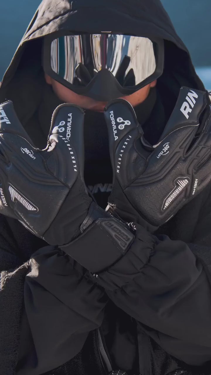 Video Guantes Aries Nemesis Pro Black