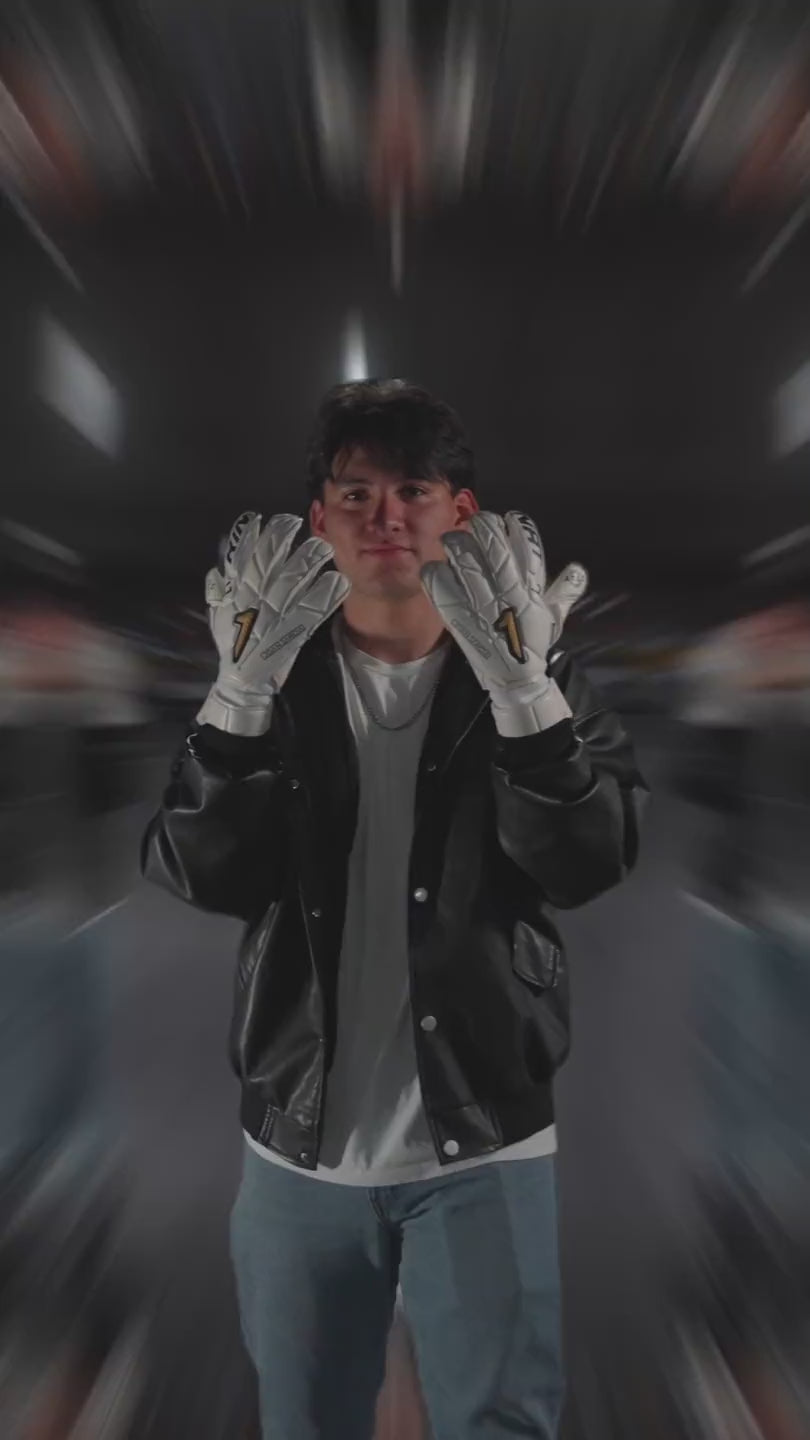 Video Guantes de Portero Rinat ARES Prime Ft Joan García