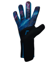 Guantes de portero de fútbol Reusch Venomous Gold X Cosmic – látex Gold X de agarre profesional, corte Evolution Cut para ajuste natural, dorso ventilado con diseño inspirado en reptiles y cierre AdaptiveFlex para máxima sujeción. Rendimiento de élite disponible en UnoKeeper.