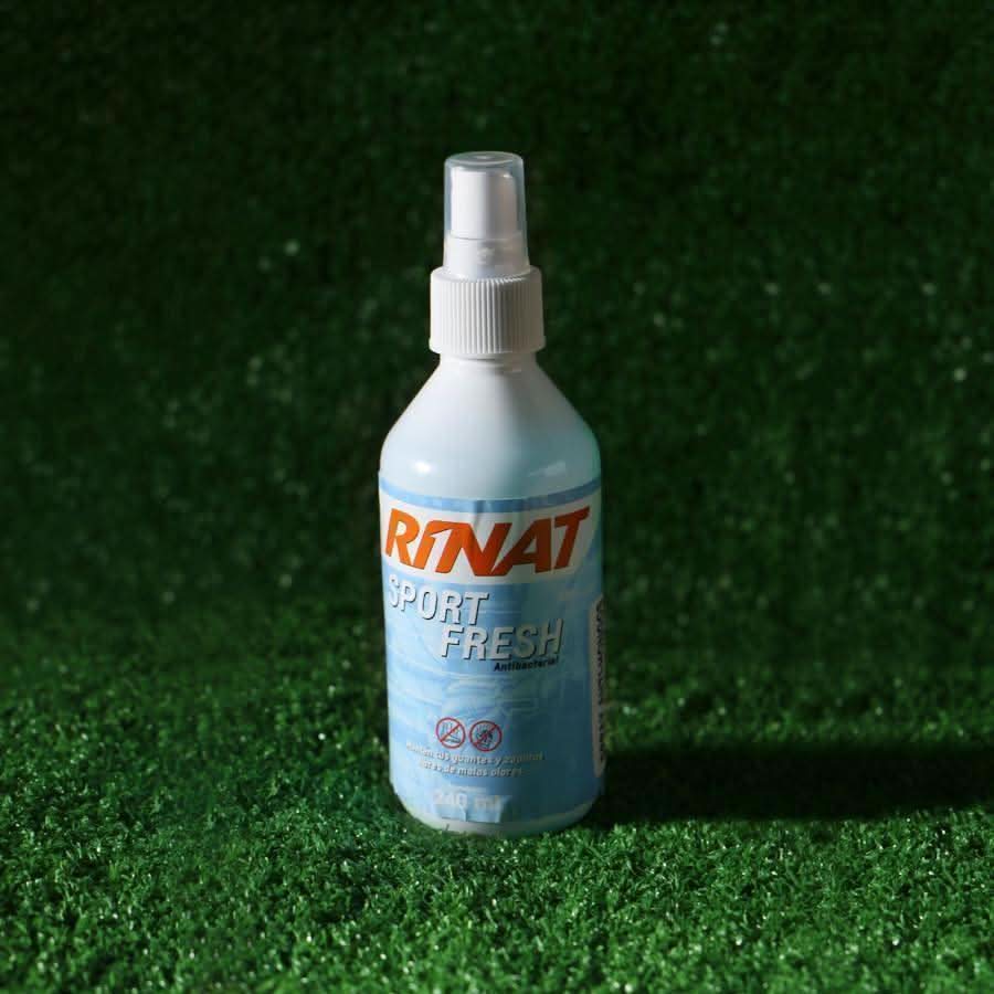 Fórmula especializada con acción higiénica y protectora.
Características del material:
Loción antiséptica antibacteriana
Spray anti-hongos para control de humedad
Fórmula diseñada para eliminar bacterias causantes del mal olor
Aplicación en formato aerosol de fácil distribución
Compatible con guantes de portero y calzado deportivo
Ayuda a mantener el equipo fresco sin dañar los materiales internos.
