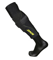 La rodillera está fabricada con materiales resistentes y transpirables que garantizan comodidad durante todo el partido o entrenamiento.
Características del material:
Tejido elástico de alta resistencia
Material transpirable que favorece la ventilación
Estructura ligera que no limita el movimiento
Diseño que ayuda a evitar acumulación de calor y humedad
Esto permite mantener la rodilla protegida, fresca y cómoda incluso en sesiones intensas.